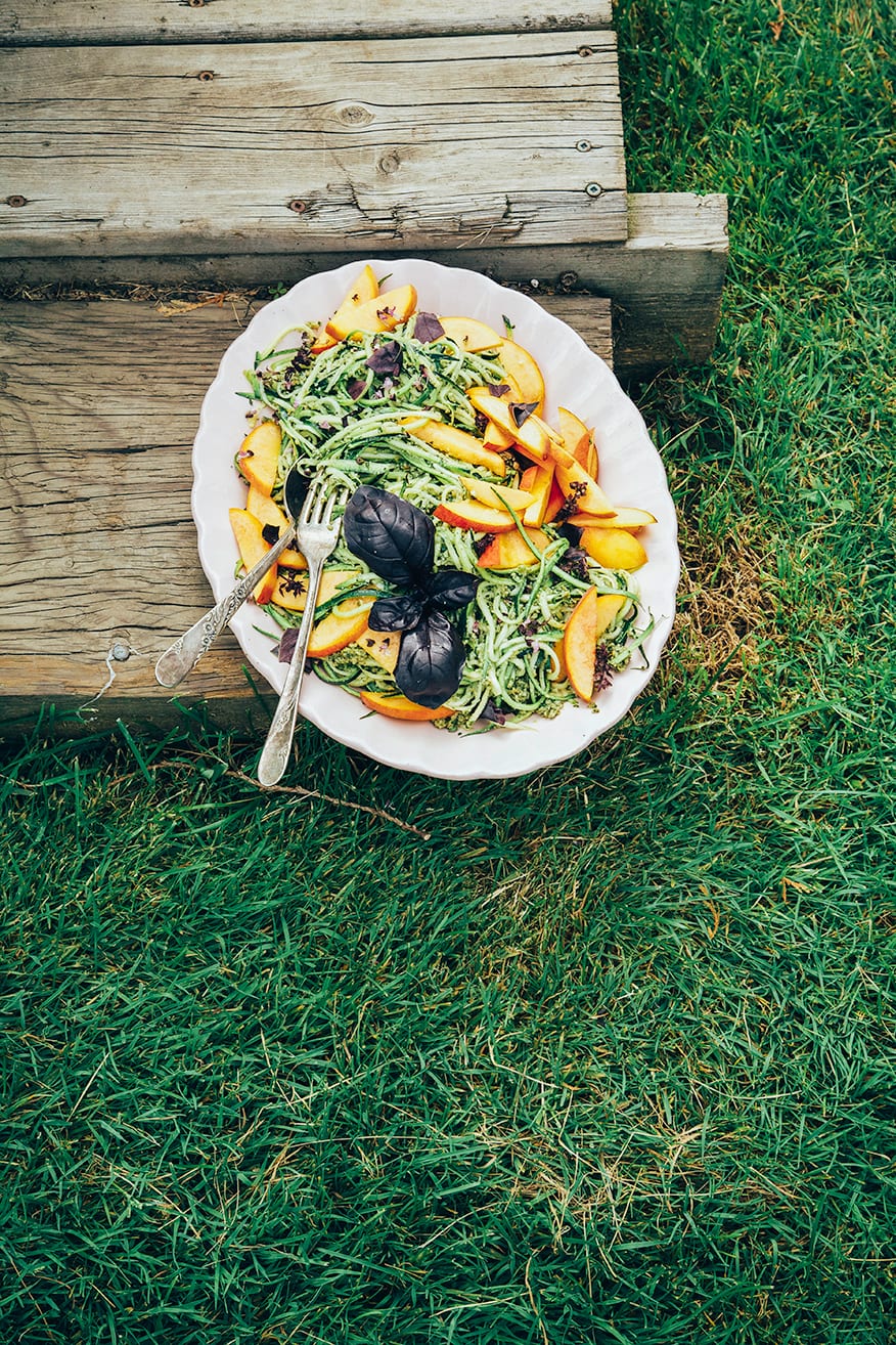 Anya's zucchini spaghetti with pumpkin seed pesto + peaches // via @thefirstmess