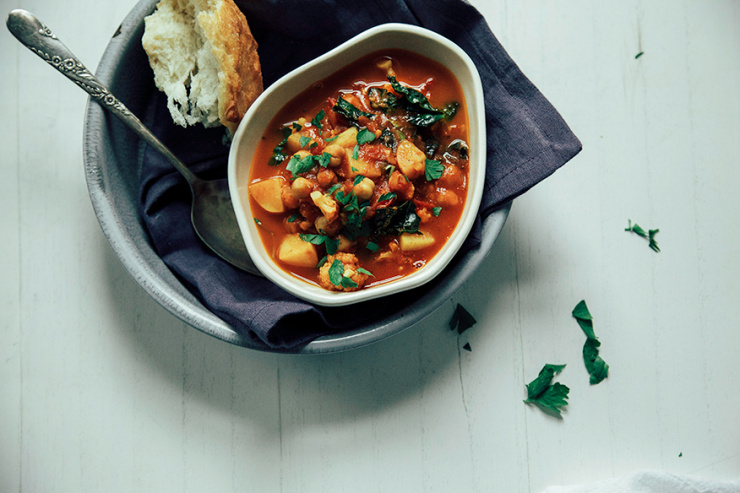 cauliflower, kale + chickpea curry pot // @thefirstmess