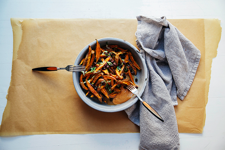curry garlic sweet potato fries w/ miso gravy // via @thefirstmess curry garlic sweet potato fries w/ miso gravy // via @thefirstmess