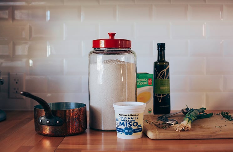 easy vegan miso gravy ingredients // via @thefirstmess easy vegan miso gravy ingredients // via @thefirstmess