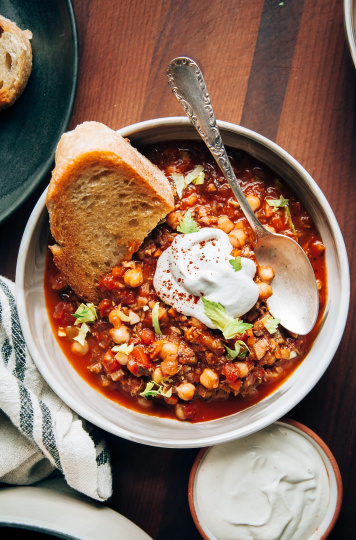 Vegan Buffalo Chickpea Chili with Mushrooms - The First Mess