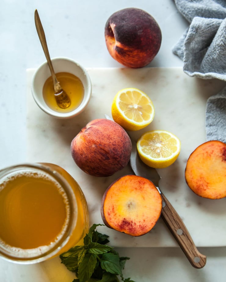 An overhead shot of ingredients for making iced tea.
