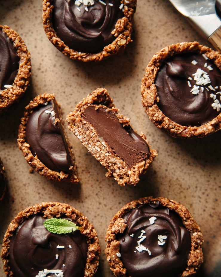 No-bake chocolate mint cups. Vegan and gluten-free.