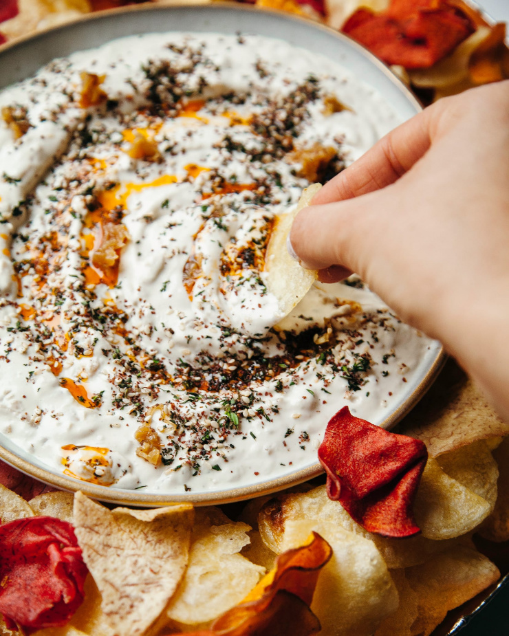 Vegan caramelized onion dip